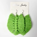 Handmade green woven leaf earrings with bohemian fringe style on display card - 大号鲜绿色款式 (B6)