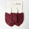 Handmade bohemian leaf fringe tassel earrings in deep burgundy with silver metal hooks - 中号深红色款式 (M7)
