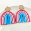 Orecchini arcobaleno in argilla polimerica a forma di U con perni dorati e tonalità pastello - Orecchini Pendenti Macaron Multicolore Rosa Viola Blu