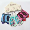 Set di tre paia di orecchini pendenti in ecopelle con motivi di pastelli e acchiappasogni - Stile Pastello Blu Rosa e Acchiappasogni