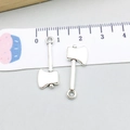 Pendentifs haches en métal argenté pour bijoux DIY avec finition polie et petit anneau - Hache en Argent Antique (11183)