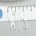 Ciondolo a mini pinza in lega d'argento per gioielli DIY, lunghezza 25 mm mostrata - 1 pezzo Pinzette Argento Brillante 23*10mm (0.6g) (20407)