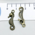 Seepferdchen-Anhänger aus antiker Bronzelegierung mit Relief und 2,5 cm Maßstabsreferenz - Seepferdchen (20716)