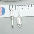 Ciondolo cacciavite in lega d'argento per gioielli DIY, circa 2,5 cm di grandezza - 1 pezzo Cacciavite Argento Brillante 31*6mm (1.9g) (20410)