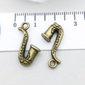 Coppia di ciondoli sassofono in bronzo vintage per gioielli e pendenti collane - Forma Sassofono (20897)