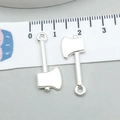 Ciondolo ascia in lega argento per gioielli fai da te, charm ascia da 2,5 cm - 1 pezzo Ascia Argento Brillante 24*10mm (1.3g) (20413)