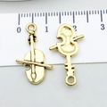 Vintage goldene Violinen-Anhänger mit Bogen für Schmuckherstellung, 25mm Metallanhänger - Antikgold Violinen-Stil (20886)