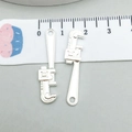Ciondoli a chiave in lega d'argento per gioielli fai-da-te con righello di misura - 1 pezzo Pinze Argento Brillante 32*8mm (1.1g) (20415)