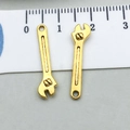 Colgantes de llave inglesa dorada de aleación para joyería DIY, longitud de 2,3 cm - Llave de Oro Antiguo Estilo C (20398)