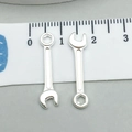 Ciondolo a forma di chiave in lega d'argento per bracciali DIY stile industriale - 1 pezzo Chiave Inglese Argento Brillante 24*6mm (0.6g) (20418)