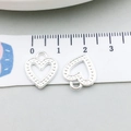 Ciondolo a cuore traforato in lega con bordo puntinato per creazione di gioielli fai da te - Cuore Traforato in Argento Lucido (19960)