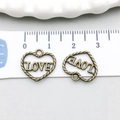Ciondolo cuore LOVE in lega bronzo antico per braccialetti e collane fai da te - Lettera di Cuore Traforato (19939)