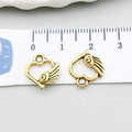 Antikgoldener herzförmiger Legierungsanhänger mit Flügeldesign auf einem Lineal - Antikgold Engelherz (19998)