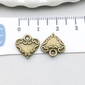 Ciondoli a cuore in bronzo con motivi in rilievo per creazioni di gioielli DIY - Cuore con Motivo (19946)