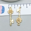 Set van 2 gouden hartvormige sleutelhangers voor DIY-sieraden met een lengte van 3 cm - Sleutel Stijl (20994) / 10*31mm