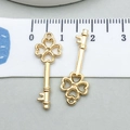 Gouden hartvormige sleutelhanger met klaver-hol design voor DIY-sieraden maken - Sleutel Stijl (20997) / 8*25mm