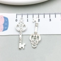 Pendentifs clés en cœur et fleur évidés en argent pour bijoux DIY avec mesures - Clé Florale Entrelacée / 10*28mm (20968)