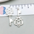 Pendentifs clé cœur évidé en argent pour bijoux DIY lot de 3,2 cm de long - Clé Ajourée Symétrique / 14*32mm (20969)