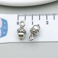 Pendentifs gland en alliage argenté vintage pour bijoux DIY avec détails gravés - Pomme de Pin Argent Antique (9024)