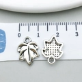 Pendentifs feuilles argentées pour bracelets DIY avec texture nervurée et échelle de 1,5cm - Feuille Argent Antique (11230)