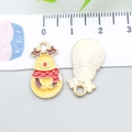 Pendentif de Noël émaillé bonhomme de neige et renne avec bordure en métal doré poli - Renne de Noël en Émail Jaune (21057) / 20*11mm
