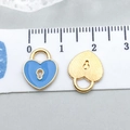 Ciondolo a lucchetto a cuore in smalto blu e placcato oro con righello di misura - Lucchetto a Cuore (17531)