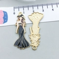 DIY zwart-witte emaille hanger dame in goudkleur met 4cm lengtemetingen - Zwart Emaille Lange Jurk Model