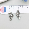 Vintage alloy seahorse charms with retro finish and detailed texture, 2.5cm height - Antique Silver Seahorse Style (10363) / 11*24mm