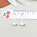 Detailed view of silver hammer charm on measuring card showing 2cm length for DIY jewelry - 13*25mm / Hammer (8521)