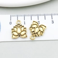 Antikgoldene Lotus-Anhänger für DIY-Schmuck, 1,3 cm durchbrochene Metallanhänger - Antikgold Lotus-Design (20475)