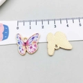 Pendentifs papillon en alliage d'émail coloré avec bords dorés en rose et violet - Papillon Imprimé Émail (19059) / 18*19mm