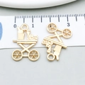 Goldener Servierwagen-Anhänger mit feinen Details für DIY-Halsketten und Schmuck - KC Gold Weinwagen (20814)