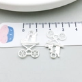Silberner Vintage-Imbisswagen-Anhänger für DIY-Schmuckherstellung und Armbänder - Glänzendes Silber Weinwagen (20795)