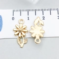 Pendentifs fleurs en alliage doré avec tiges et mesures de taille sur une règle - Fleur (20505) / 17*10mm