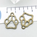 Anhänger in Antik-Bronze-Pfotenform aus hohler Legierung für DIY-Schmuckherstellung - Antik-Bronze Hundepfote 20*17mm (20609)