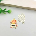 Golden alloy enamel charm with crown and rose featuring MAMA IS A QUEEN ribbon - Crown Style (18544)