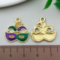 Colorful carnival mask pendant in green and purple enamel with golden glitter finish - Purple Joker Glasses (22049)