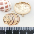 Pendentif tonneau en émail beige et violet avec finition dorée pour bijoux DIY - Tonneau de Vin en Émail Gris-Marron