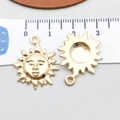 Golden sun charm pendant for DIY necklaces with 2.5cm diameter and anthropomorphic face - KC Gold Sun (18250)