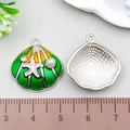 Shell shaped enamel charm with starfish and pearl detail in green and orange gradient - Artificial Pearl Shell (21913) / 1 Piece/Pack (20x21mm) / Green