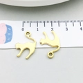 Ciondoli a forma di gatto in lega dorata per gioielli DIY, charm simmetrici 2cm - Forma di Gatto (20596)