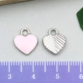Ciondolo a cuore in smalto rosa e charm in metallo testurizzato per gioielli DIY - 10x12mm / Cuore in Smalto Rosa