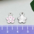 Ciondoli a fiore di ciliegio in smalto rosa con base in lega d'argento per gioielli - 9x11mm / Fiore di Ciliegio in Smalto Rosa