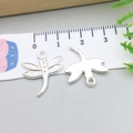 Pendentif libellule en alliage argenté pour bijoux DIY, vue avant et arrière - Libellule Argent Brillant (20200) / Argent Brillant