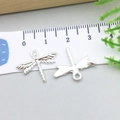 Pendentifs libellule en alliage argenté avec ailes détaillées et surface dos lisse - Libellule Argent Brillant (20201) / Argent Brillant