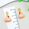 Gouden bezemhangers met roze emaille voor DIY sieraden, lengte ongeveer 2,3 cm lang - Roze Emaille Bezem (22226)