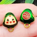 Groene emaille Zongzi hanger met Fu-teken en gouden afwerking voor DIY-sieraden - Groene Emaille Zongzi Kraal Met Groot Gat (22600)