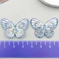 Irisierende 31mm blau-violette Schmetterlingsanhänger aus Acryl mit Farbverlauf für DIY - Hellblau (22123)