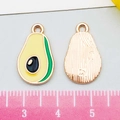 Pendentif avocat en émail et alliage avec finition or rose et gravure L pour bijoux DIY - Avocat en Émail Jaune (22177)
