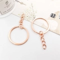 Anneaux de porte-clés en or rose avec chaînes pour la création de bijoux artisanaux - Anneau avec Chaîne / 30mm / Or rose